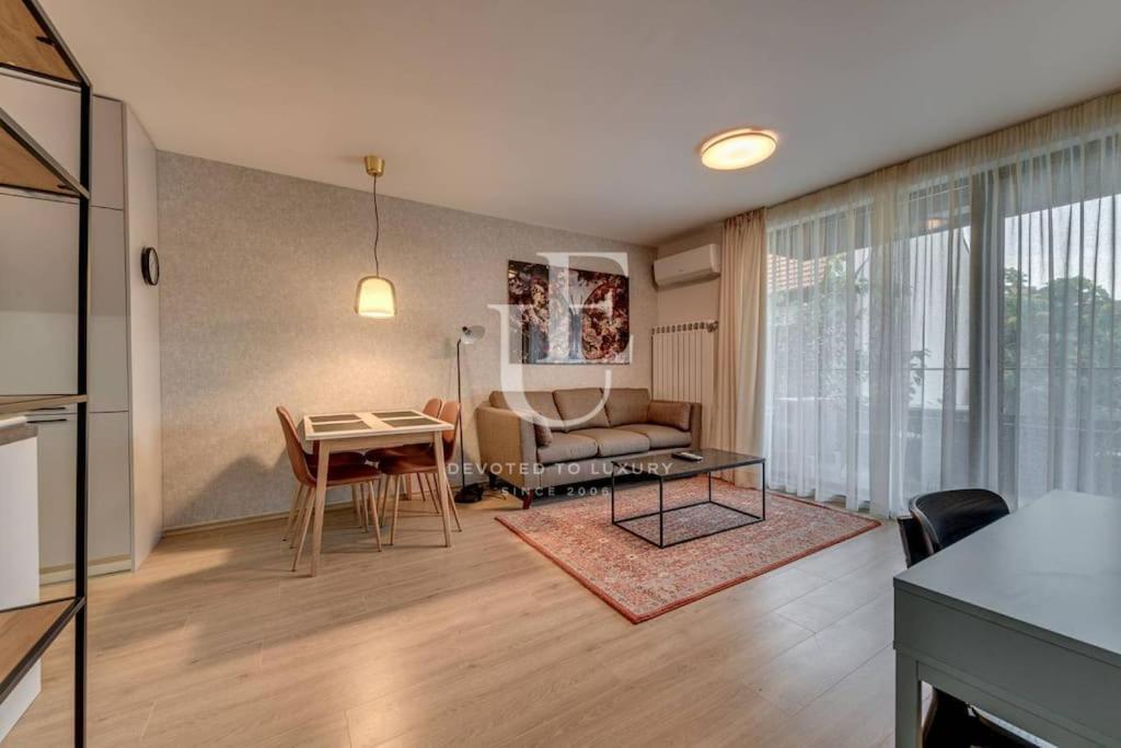 Madrid: A Modern 2-bedroom With Parking Apartament