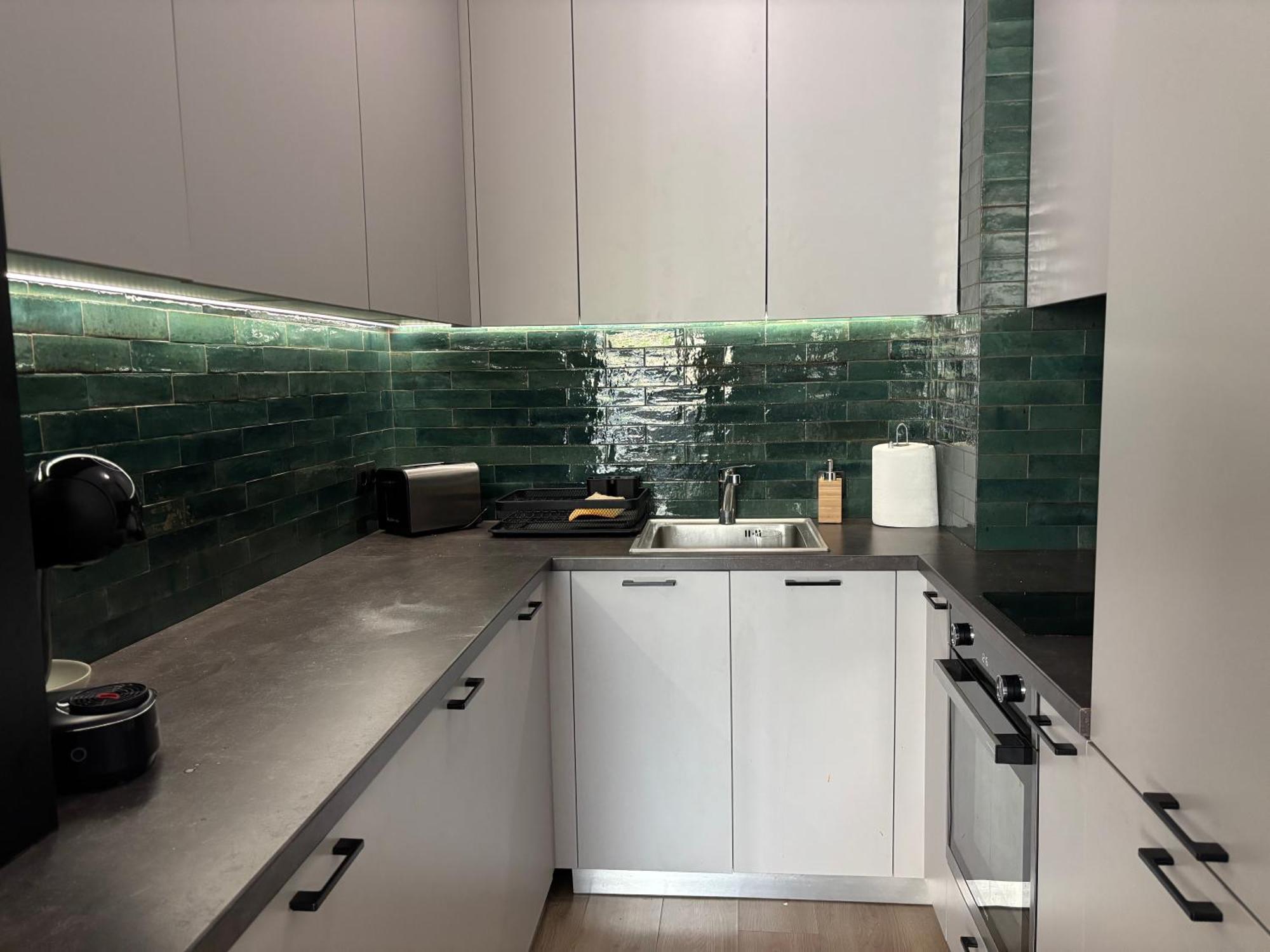 Madrid: A Modern 2-bedroom With Parking