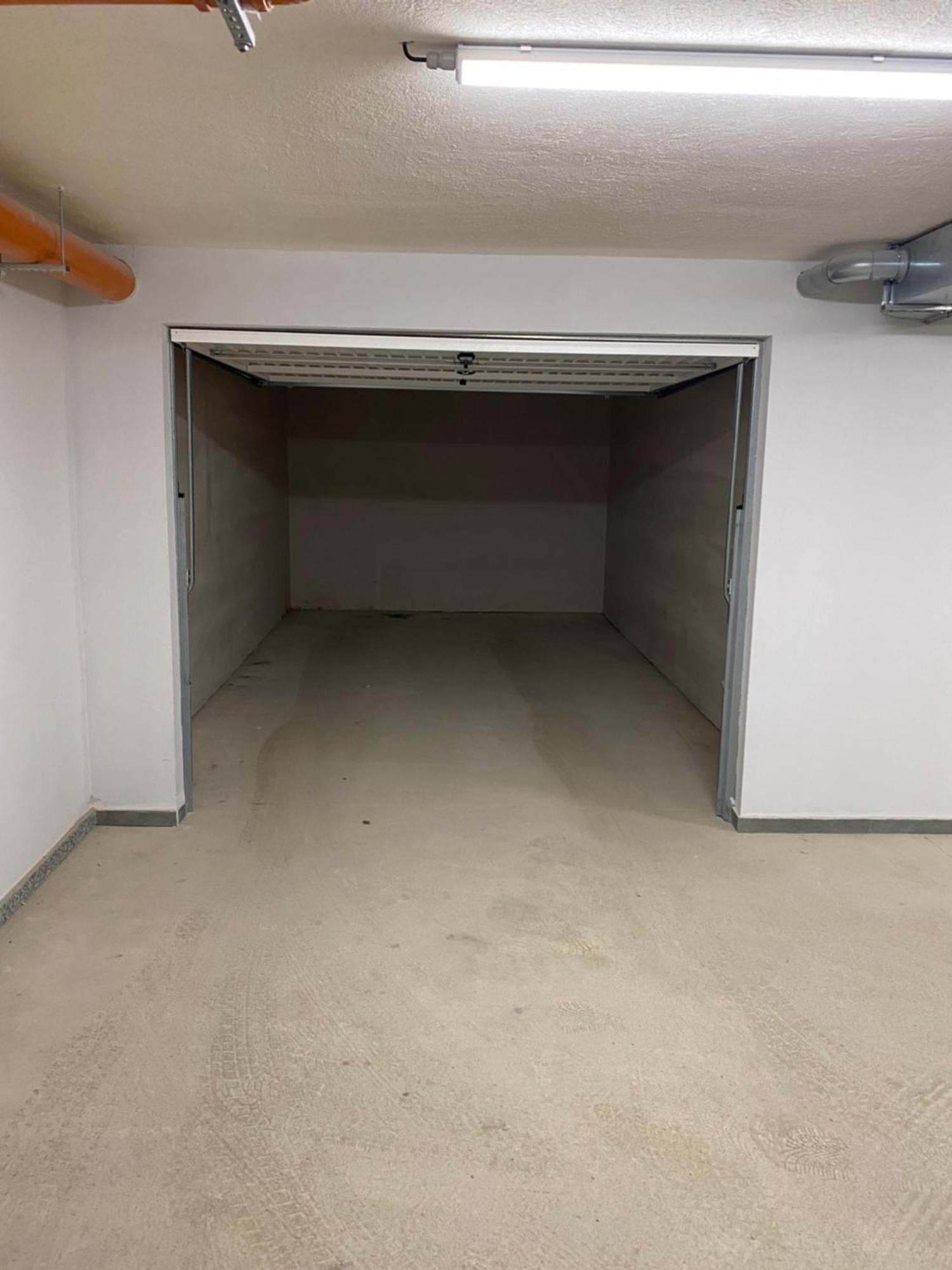 Madrid: A Modern 2-bedroom With Parking Sofia